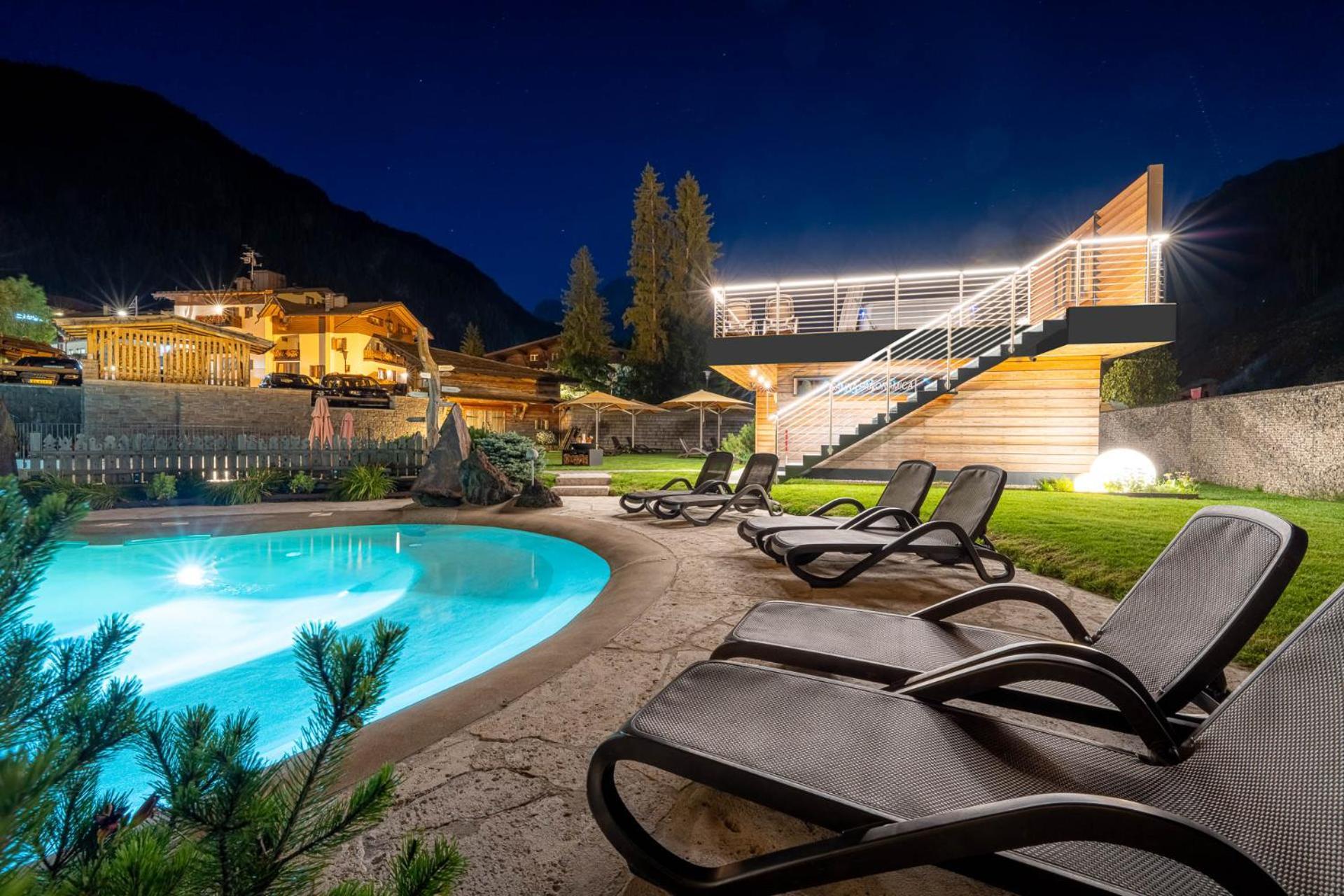 Croce Bianca Leisure & Spa Hotel Canazei Exterior foto